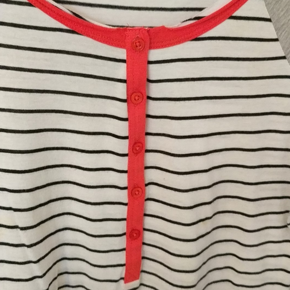 Ladies top - Picture 3 of 5